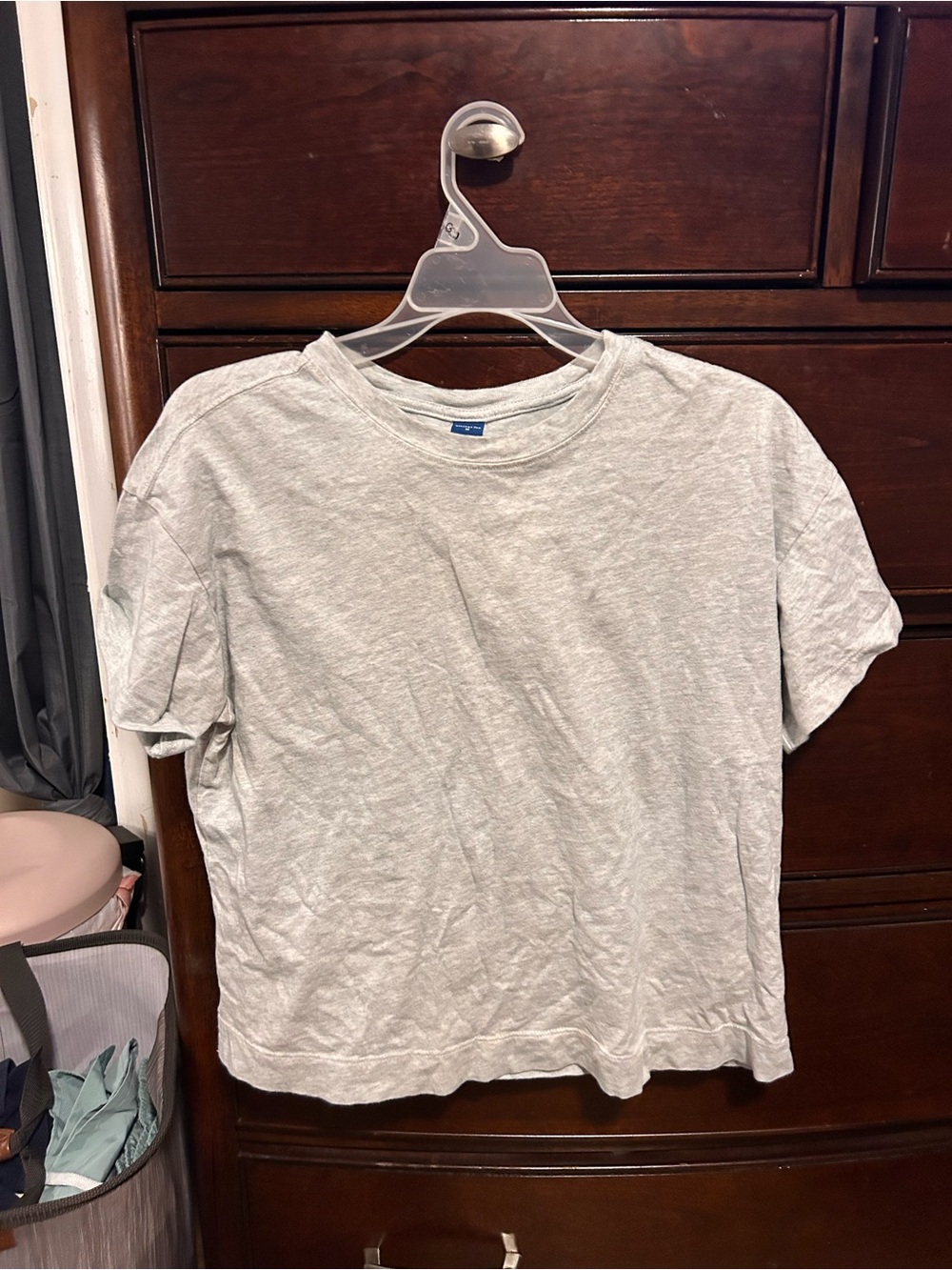 Old Navy Light Gray Short Sleeve Tee